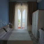 Raineri Couette-café Giardini-Naxos