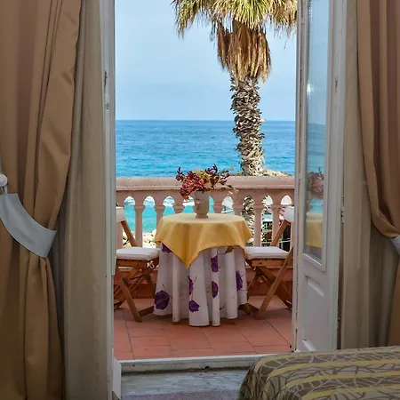 Raineri Giardini Naxos