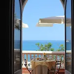 Raineri Bed & Breakfast