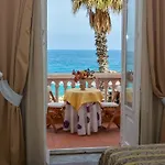 Raineri Giardini Naxos