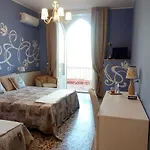 Raineri Nocleg ze śniadaniem 4*