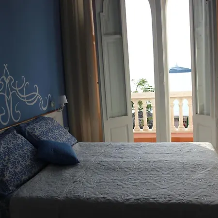 Alojamento de Acomodação e Pequeno-almoço Raineri Giardini Naxos