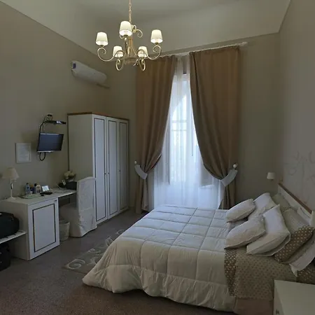 Alojamento de Acomodação e Pequeno-almoço Raineri Giardini Naxos