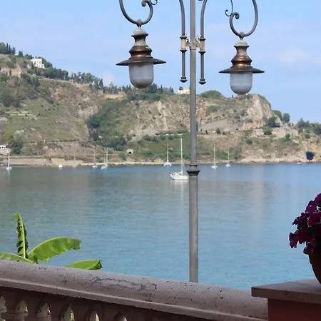 Raineri Giardini Naxos